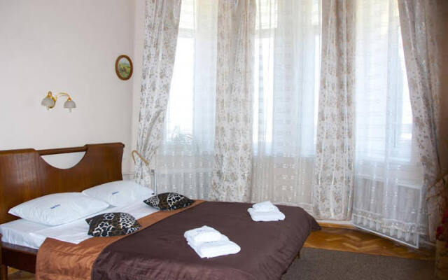 Home Hotel Apartments on Zoloti Vorota