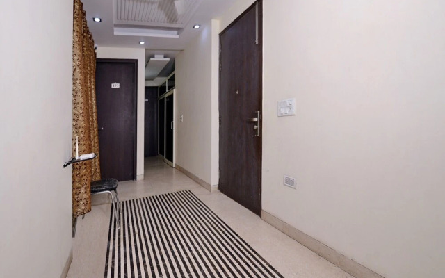 OYO 466 Hotel Lotus B&B