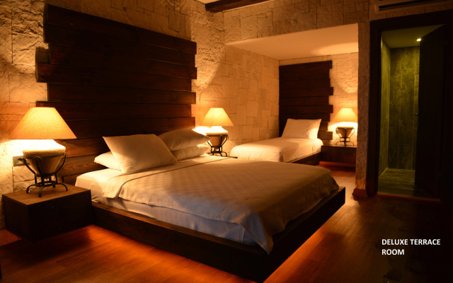 Manaspark Deluxe Hotel