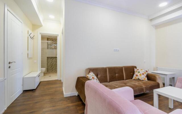 Kokhta Plaza Boutique Hotel