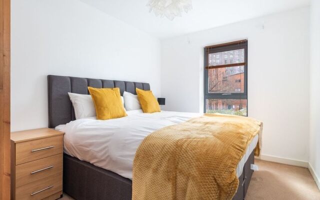 Bouverie Apartment