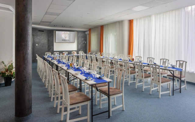Kristály Hotel