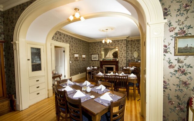 Homeport Historic Bed & Breakfast/Inn c 1858