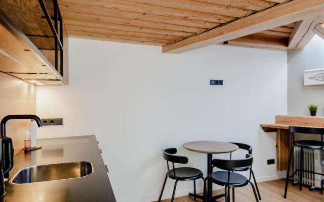 LJ5 - Old Town Rooms with Exclusive shared Roof Terrace