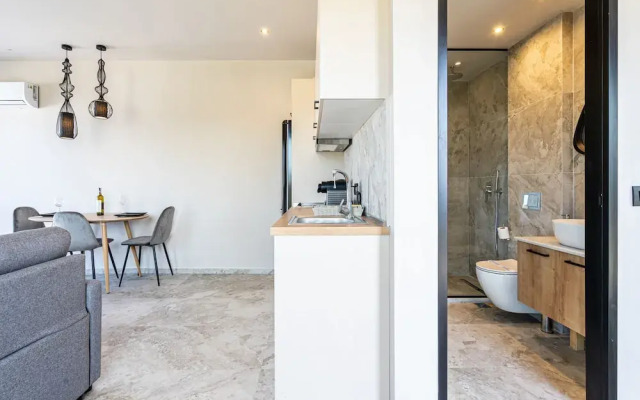 Pathos SeaSide Suites