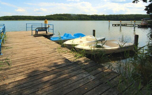Log Cabin by Fahrsee With Lake Sauna