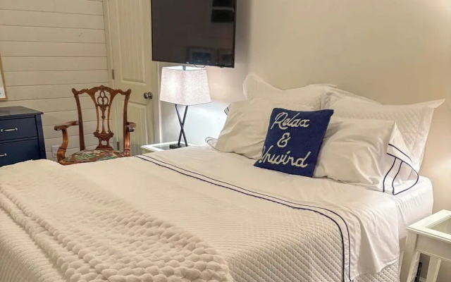 Modern Gearhart Getaway, Walk to Beach & Downtown!