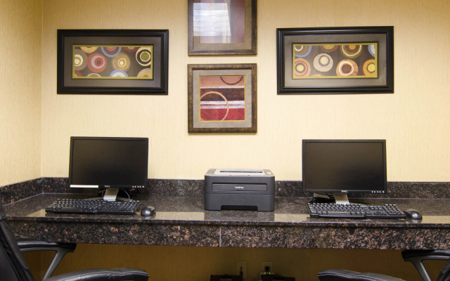 Mainstay Suites Rogers