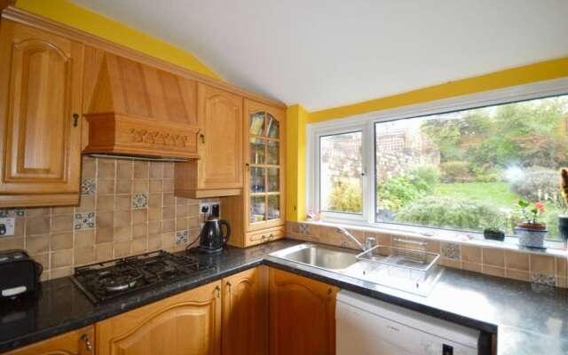 Eclectic Home In Trendy Bristol Suburb