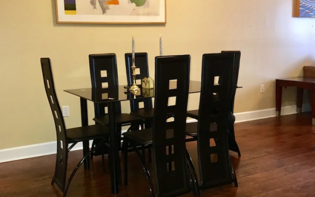 2 Bed 2 Bath in Studio City