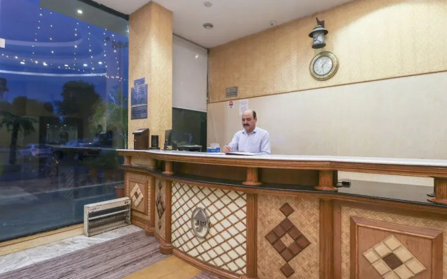 Capital O 5439 Hotel Shiraaz