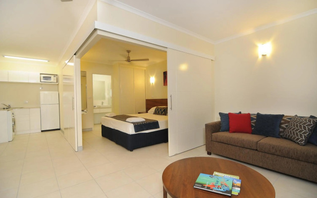 Cairns Queenslander Hotel & Apartments