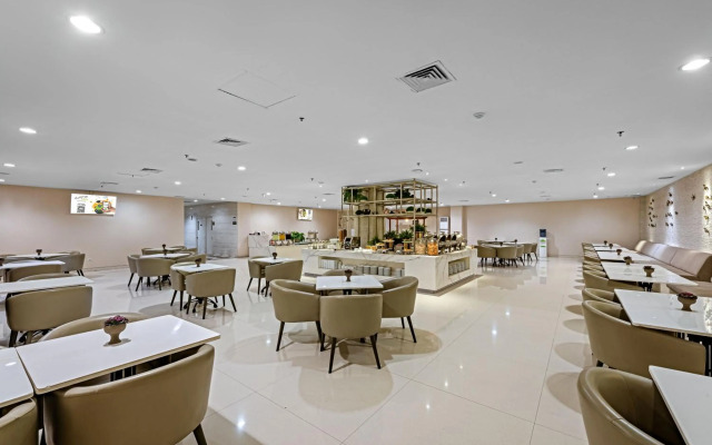Grand Whiz Megamas Manado