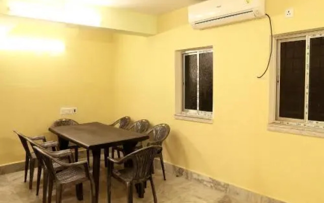 Amit Hotel by OYO Rooms