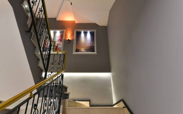 D'Lux Boutique Hotel