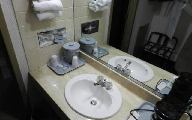 Americas Best Value Inn & Suites Waverly