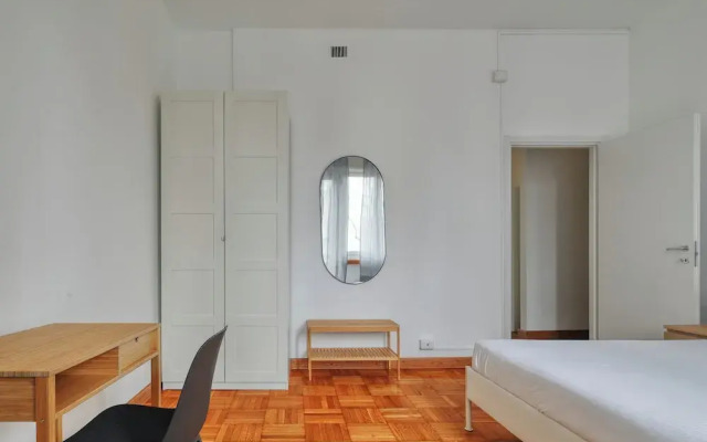 JOIVY Welcoming 3BR Flat in Milan Centre