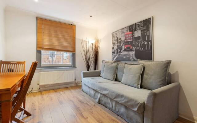 Comfortable 2 Bedroom Flat With Good Transport