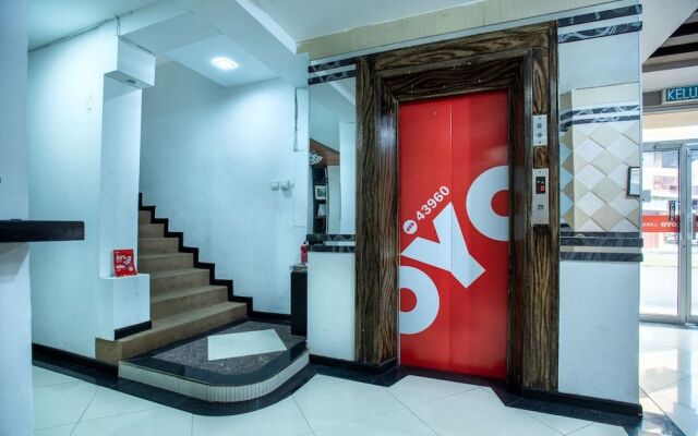 OYO 43960 Laksamana Executive & Boutique Hotel