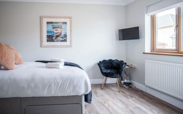 Highfield - 5 Bedroom Holiday Home - Pembroke Dock