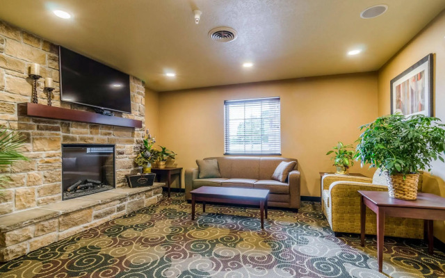 Cobblestone Inn & Suites - Oberlin