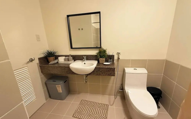 Cozy Modern Apartment Condo Unit