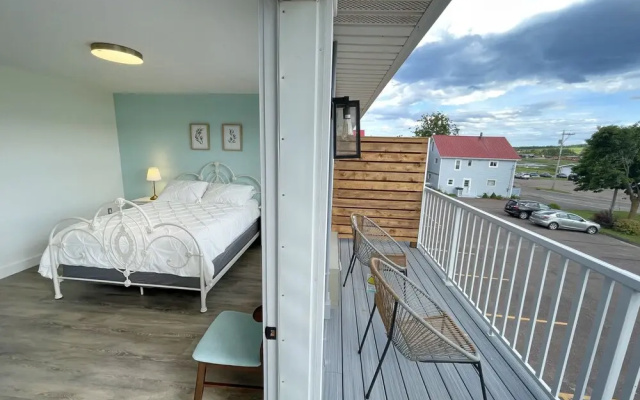 Gateway to Greenwich Suites