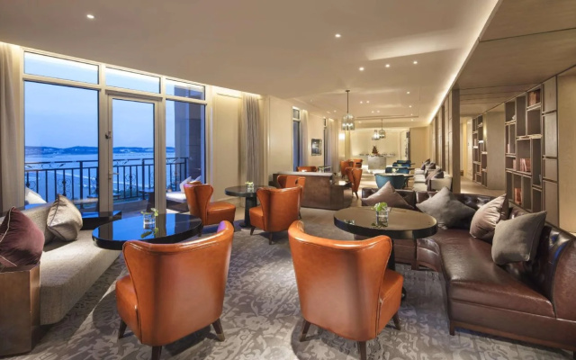 Hilton Dalian Golden Pebble Beach Resort