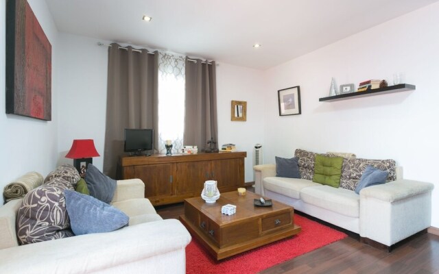 Live Las Aguas House