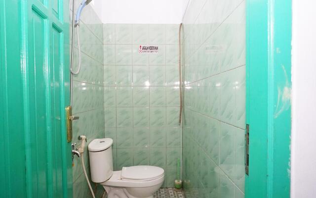 OYO 1745 Guest House Nur Aziziah 2