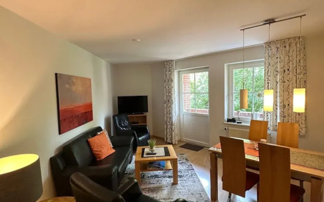 Coastal Comfort With Garden