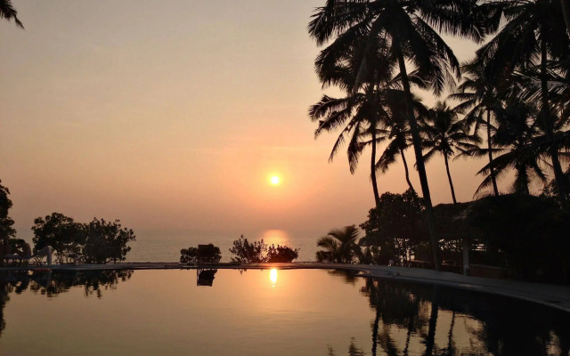 The Eco, The Poolside Beach Retreat