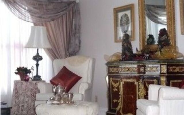 Les Diplomates B&B (Executive Guest House)