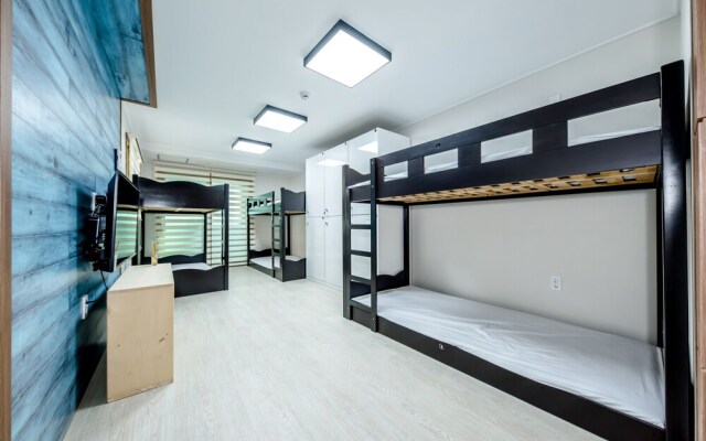 Holkae House - Hostel