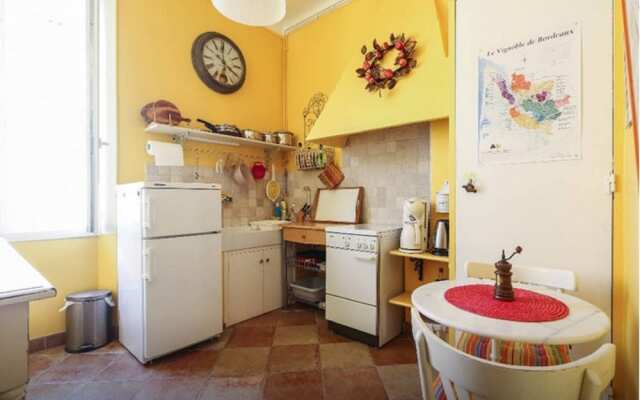 Provencal Style and Large 1 Bedroom