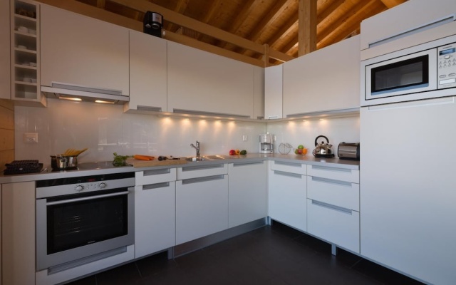 Chalet Coeur – Kitchen – La Tzoumaz