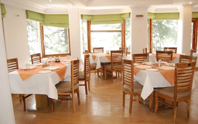 OYO 1636 Hotel Rahat Regency