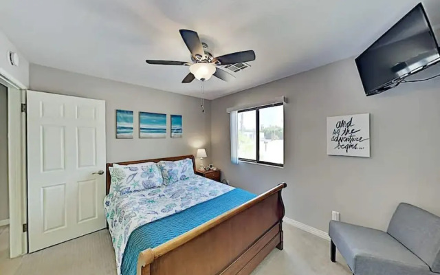 Luxe Retreat - Backyard Oasis