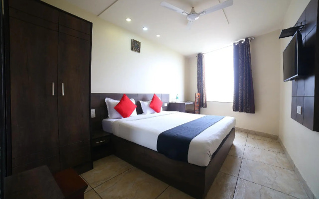 OYO 24808 Padmawati Palace