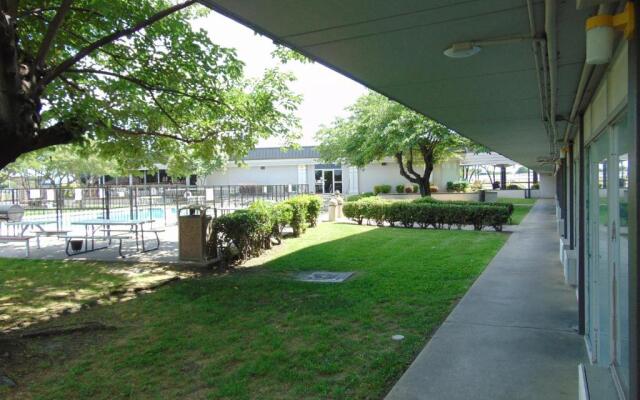 Motel 6 Mesquite, TX – Town East