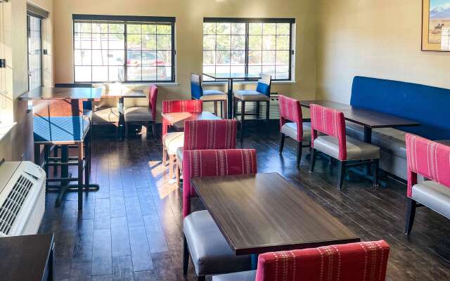 Comfort Inn & Suites Midtown
