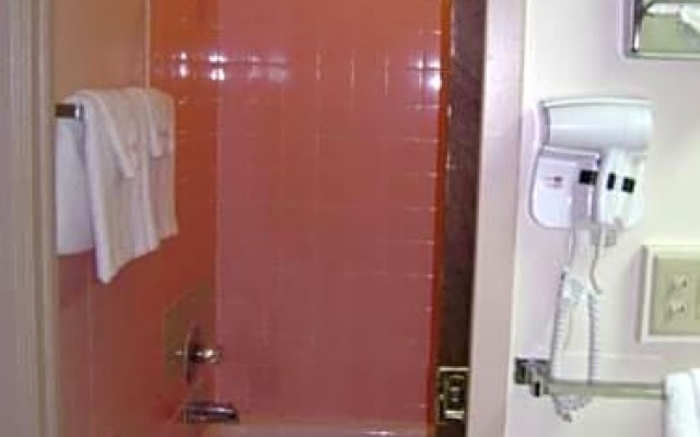 Tiffin Motel