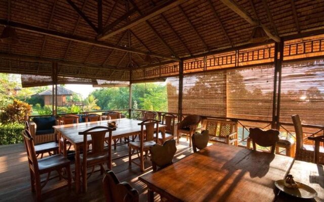 Living Colours Diving Resort