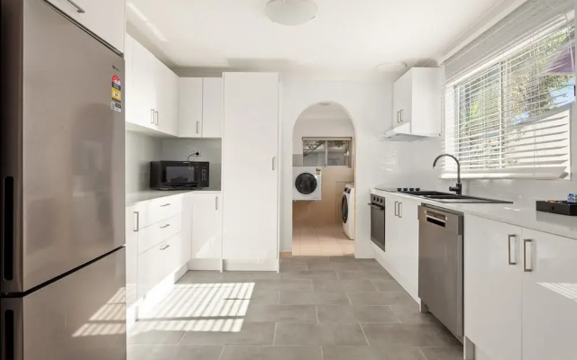 Stylish 2-bed House in Leichhardt