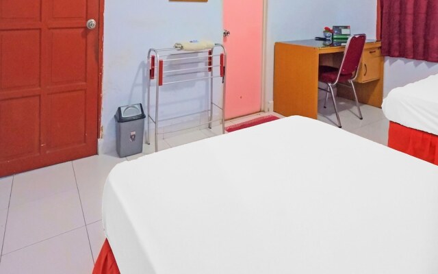 Hotel O Wisma Arwini Syariah Near Benteng Balangnipa