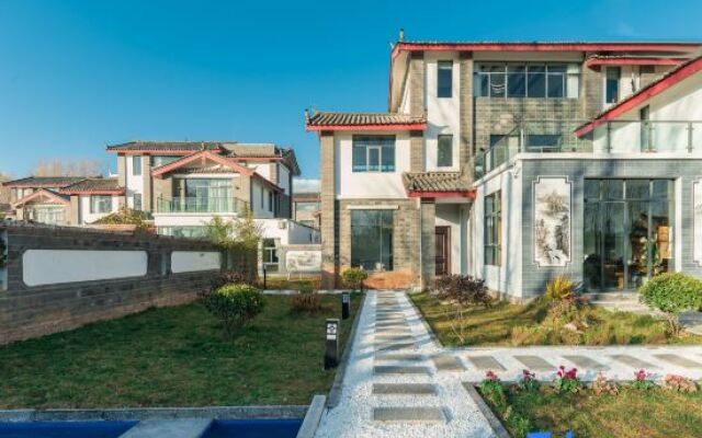 Lijiang Xiangyu Light Luxury Snow Mountain Holiday Villa