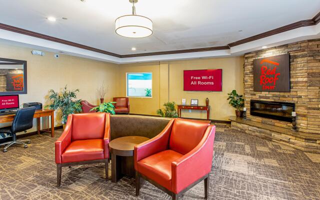 Red Roof Inn & Suites Omaha - Council Bluffs