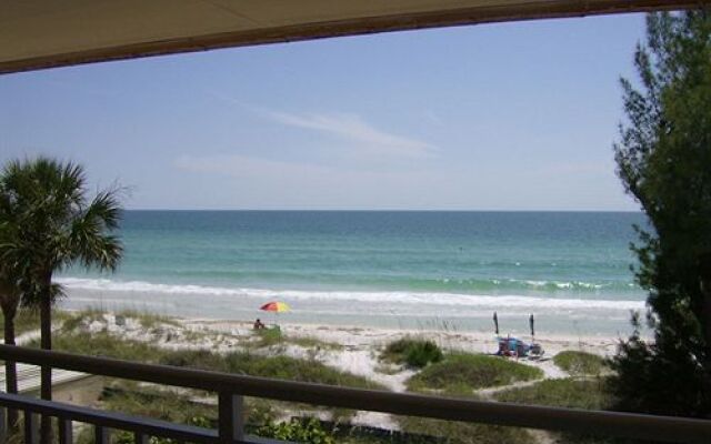 Club Bamboo South - Bradenton Beach