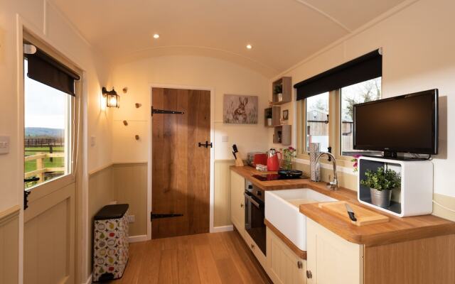 Hillside View Shepherds Hut