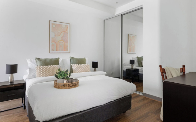 A Chic 2BR Apt Near Melbourne Uni, Free Parking – Guest Rooms – Melbourne
